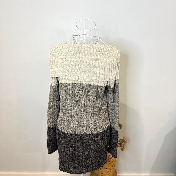 Cute vintage y2k grey/black gradient off the shoulder chunky sweater - Picture 4 of 7